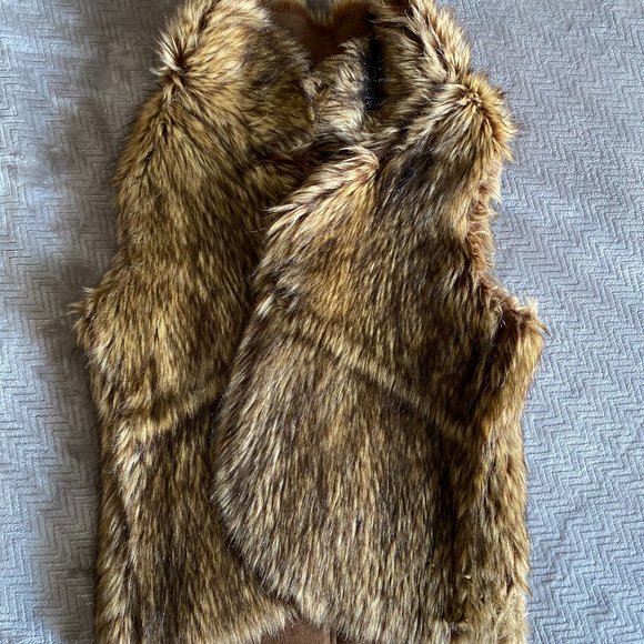 Reversible Faux Fur Suede Vest - Picture 3 of 6